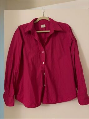 Aritzia Women's Hot Pink Button-Down Shirt